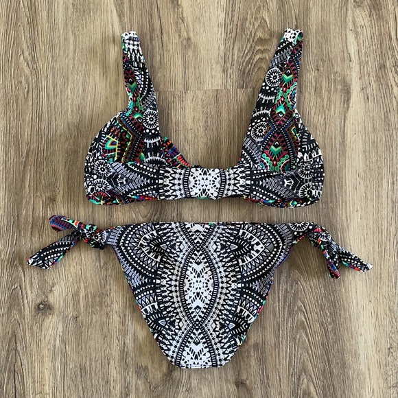 Bikini - Picture 5 of 5